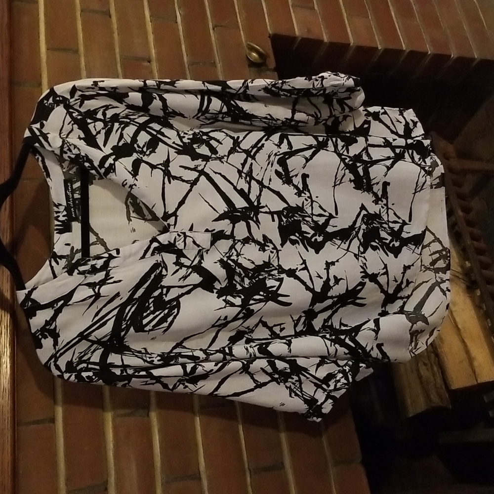 Ava Christine gray with black print top. Size 1X